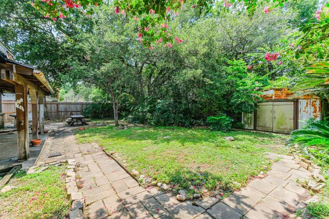 12207 Level Run Street, Meadows Place, TX 77477