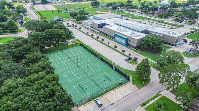 12207 Level Run Street, Meadows Place, TX 77477