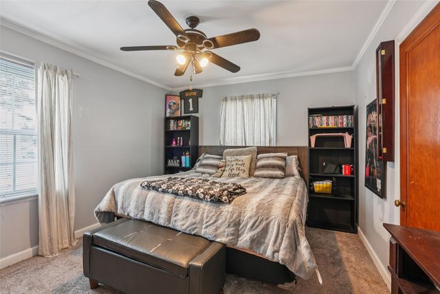 7016 Palm Drive, Urbandale, IA 50322