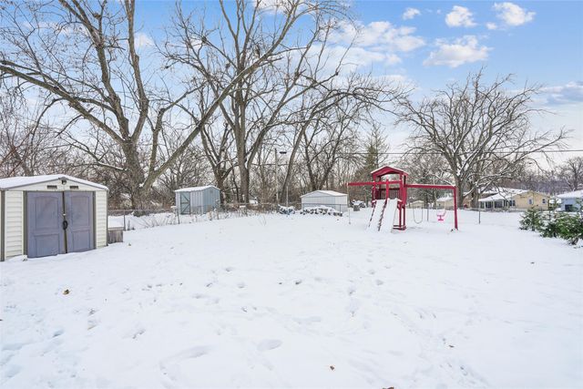 7016 Palm Drive, Urbandale, IA 50322