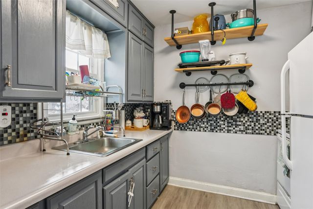 7016 Palm Drive, Urbandale, IA 50322