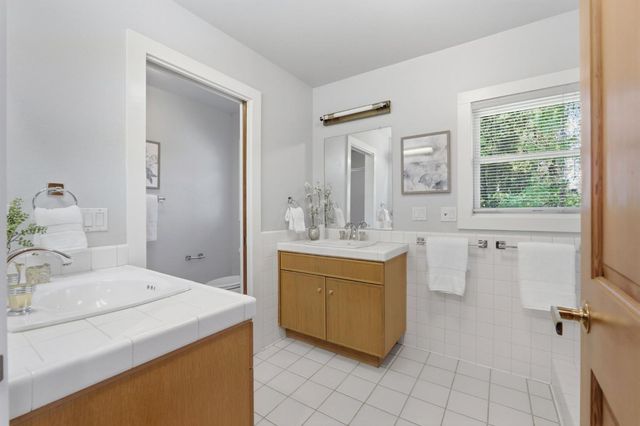 39604 Primrose Pl, Davis, CA 95616