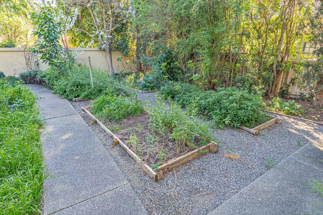 39604 Primrose Pl, Davis, CA 95616