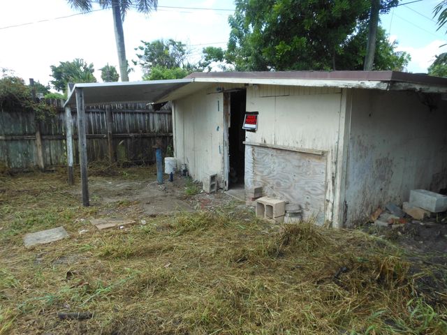 2829 SHAWNEE Road, West Palm Beach, FL 33406