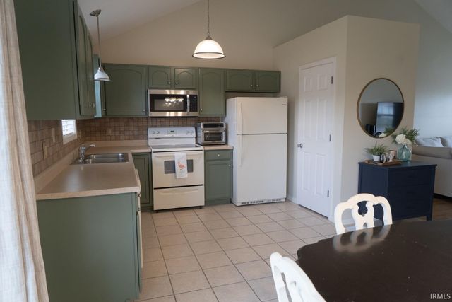 4625 Baywood Court, Evansville, IN 47725
