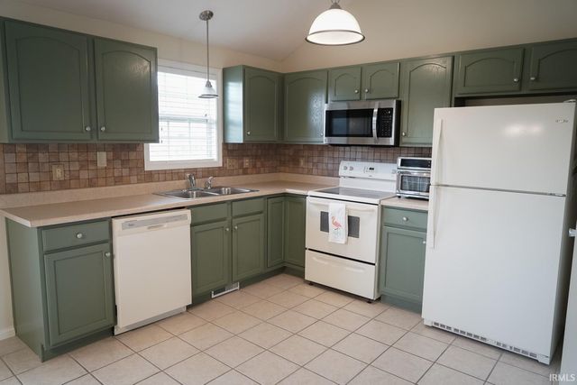 4625 Baywood Court, Evansville, IN 47725