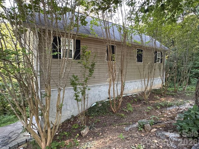 1480 Pine Mountain Drive, Connelly Springs, NC 28612