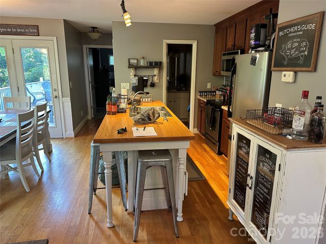 1480 Pine Mountain Drive, Connelly Springs, NC 28612