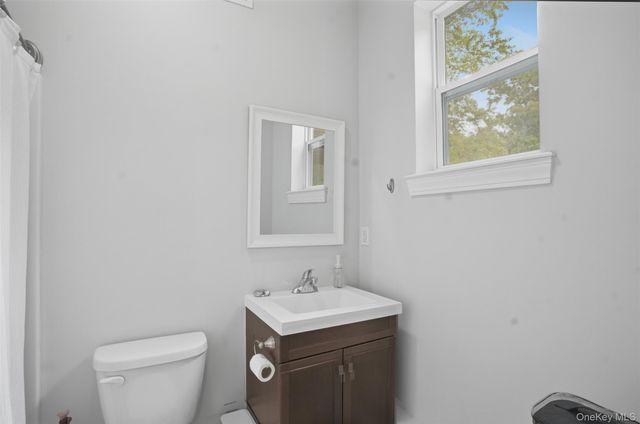 201 Kingsview Highway, Wallkill, NY 12589