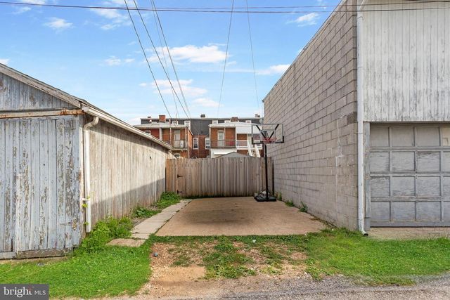 1429 W PHILADELPHIA ST, York, PA 17404