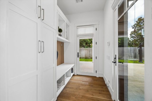 5650 Chevy Chase Drive, Houston, TX 77056