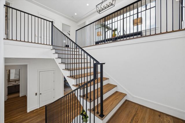 5650 Chevy Chase Drive, Houston, TX 77056