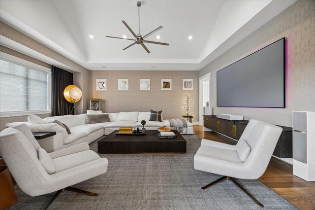 5650 Chevy Chase Drive, Houston, TX 77056