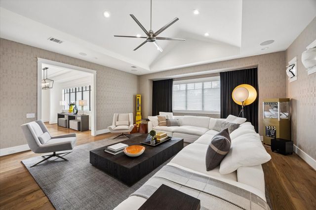5650 Chevy Chase Drive, Houston, TX 77056