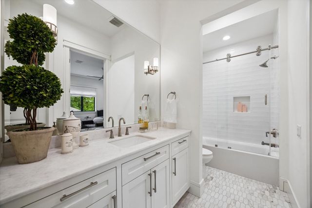 5650 Chevy Chase Drive, Houston, TX 77056