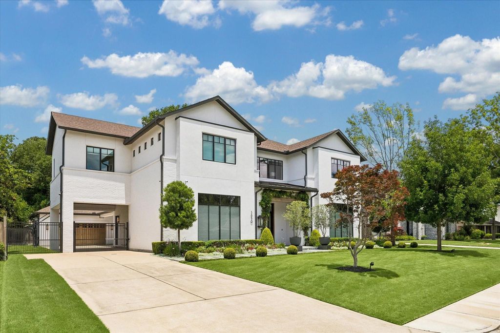 5650 Chevy Chase Drive, Houston, TX 77056