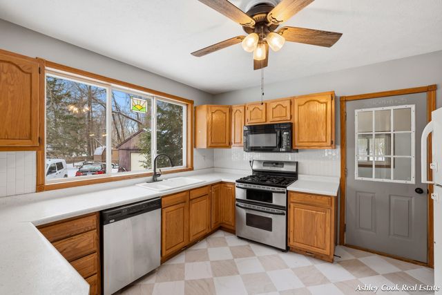 15285 Coleman Avenue, Grand Haven, MI 49417