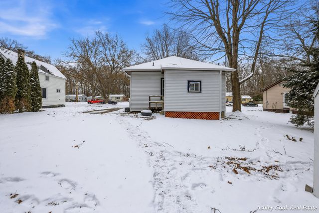 15285 Coleman Avenue, Grand Haven, MI 49417