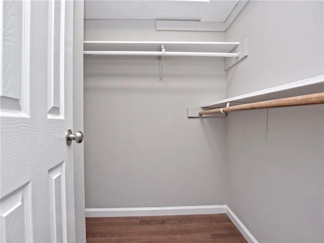 5205 Thunderbird ST, Lago Vista, TX 78645