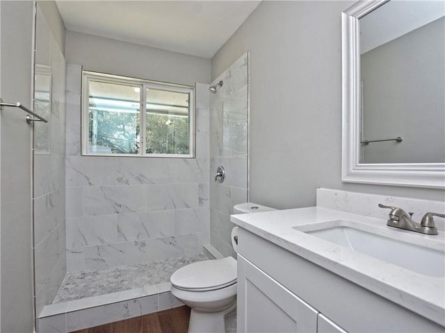 5205 Thunderbird ST, Lago Vista, TX 78645