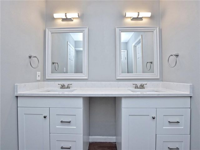 5205 Thunderbird ST, Lago Vista, TX 78645