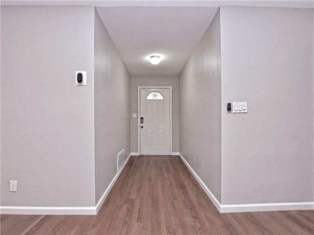 5205 Thunderbird ST, Lago Vista, TX 78645