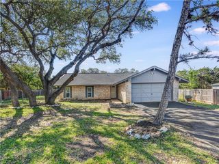 5205 Thunderbird ST, Lago Vista, TX 78645