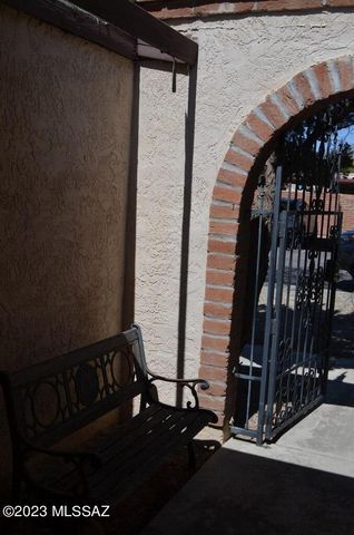 961 N Via Terrado, Tucson, AZ 85710