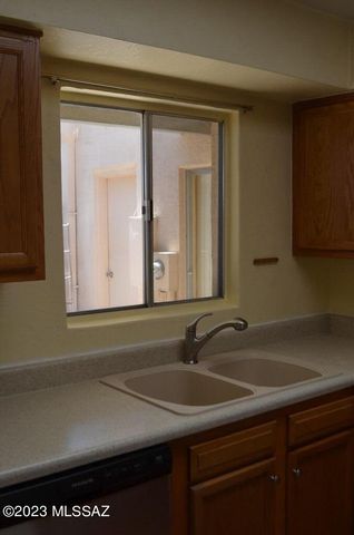 961 N Via Terrado, Tucson, AZ 85710