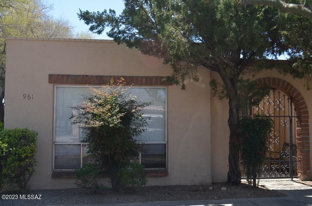 961 N Via Terrado, Tucson, AZ 85710