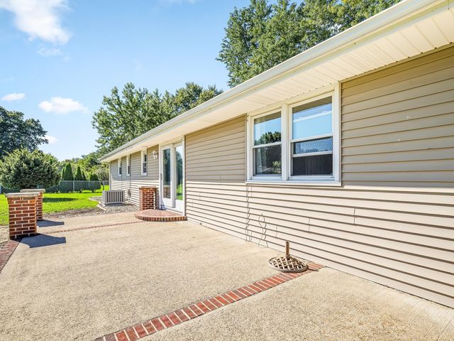 8523 Terrang Court, Machesney Park, IL 61115