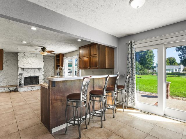 8523 Terrang Court, Machesney Park, IL 61115