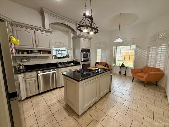 2406 Stirling Avenue, Edinburg, TX 78539