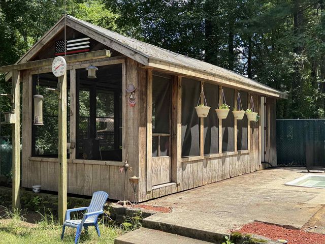 29 Coopers Grove Road, Kingston, NH 03848