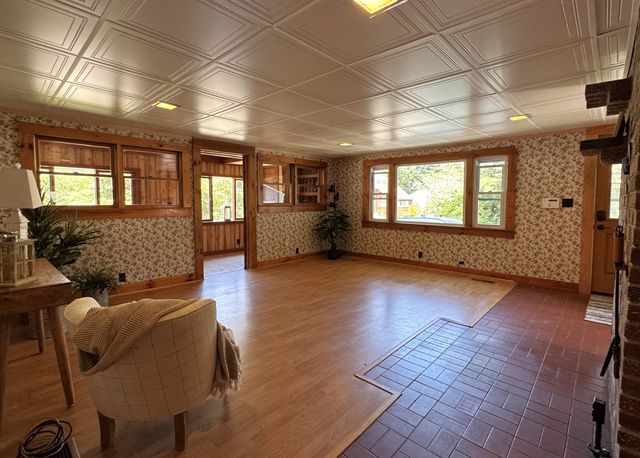 29 Coopers Grove Road, Kingston, NH 03848