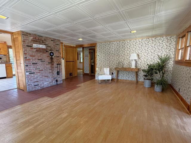 29 Coopers Grove Road, Kingston, NH 03848
