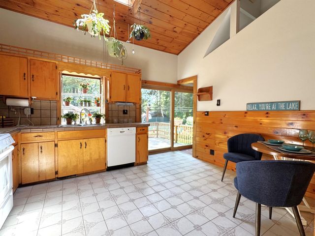 29 Coopers Grove Road, Kingston, NH 03848
