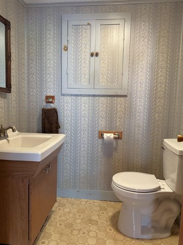 29 Coopers Grove Road, Kingston, NH 03848