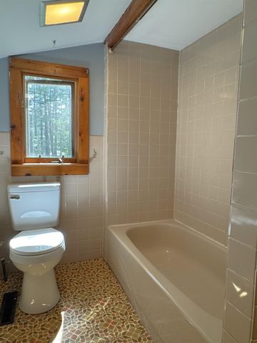 29 Coopers Grove Road, Kingston, NH 03848