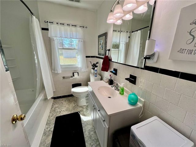 313 Robinhood RD, Franklin, VA 23851