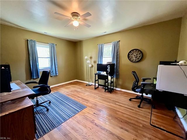 313 Robinhood RD, Franklin, VA 23851