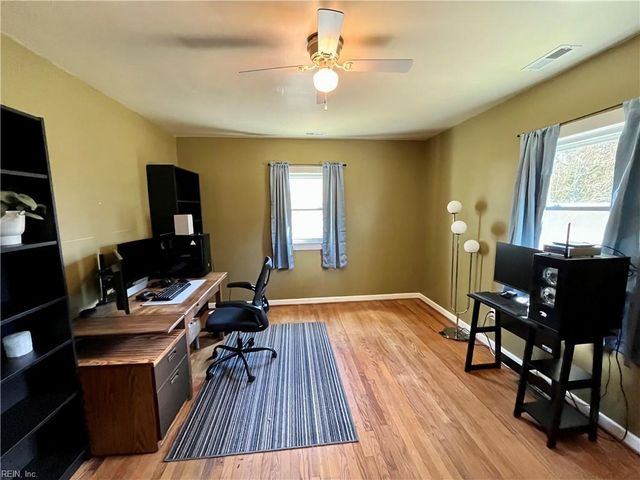 313 Robinhood RD, Franklin, VA 23851