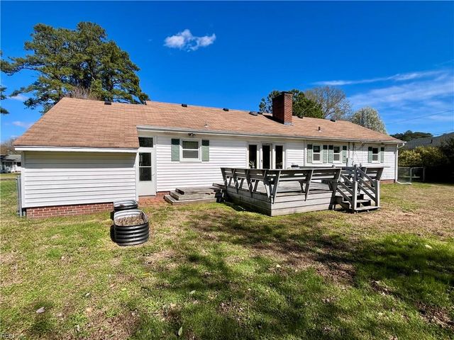 313 Robinhood RD, Franklin, VA 23851