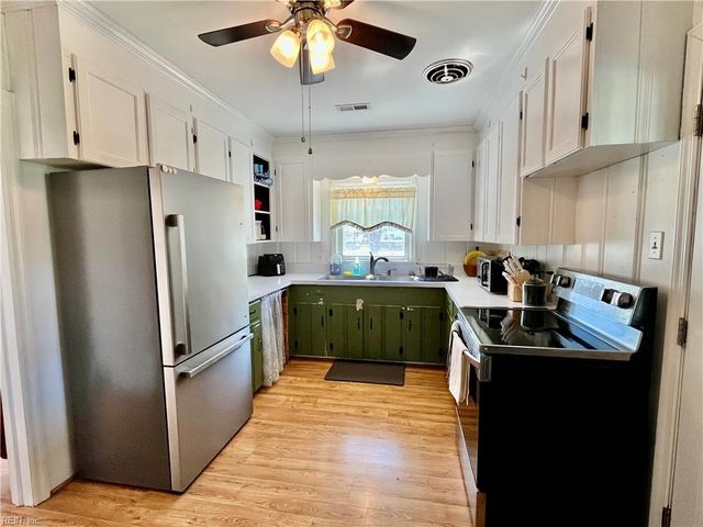 313 Robinhood RD, Franklin, VA 23851