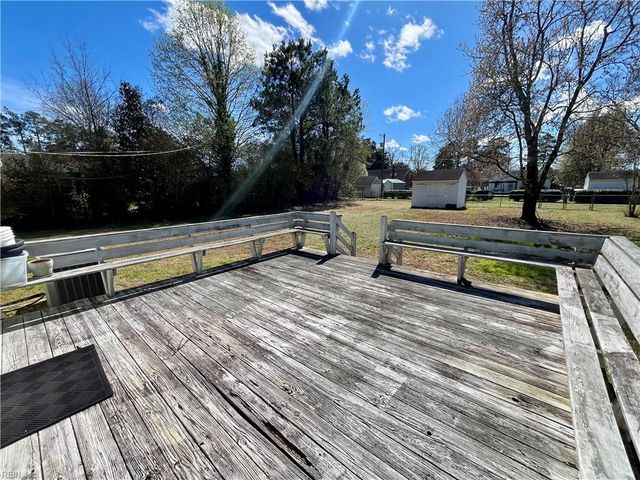 313 Robinhood RD, Franklin, VA 23851