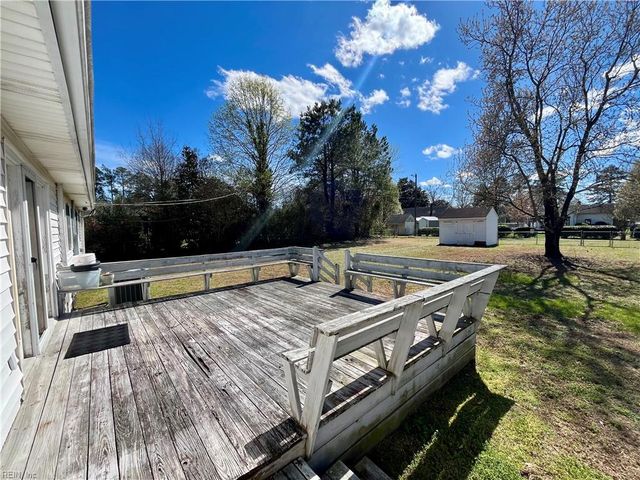 313 Robinhood RD, Franklin, VA 23851