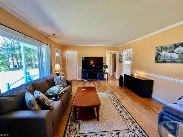 313 Robinhood RD, Franklin, VA 23851