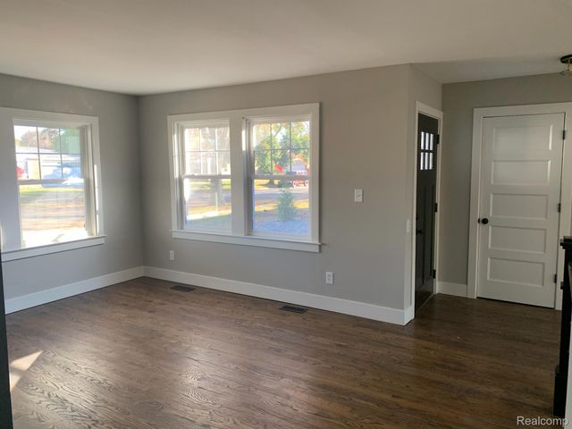 14103 Blue Skies St., Livonia, MI 48154