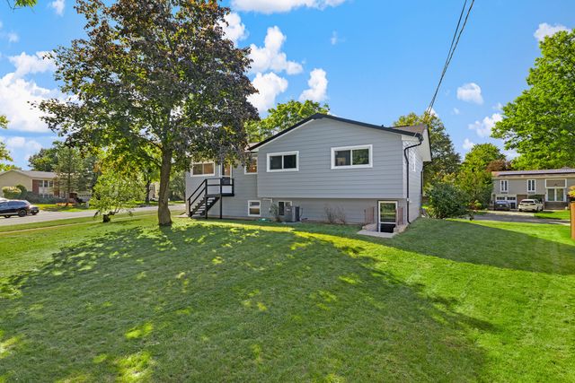 8119 Eastwood Lane, Woodridge, IL 60517