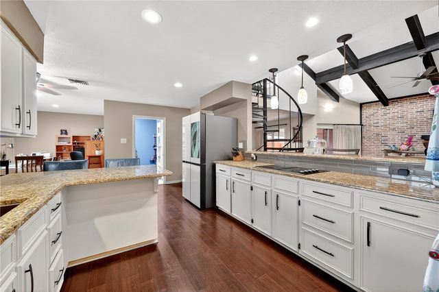 6810 Sahara Dr, Corpus Christi, TX 78412